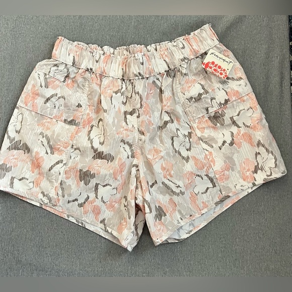 Free People Pants - NWT FP Movement Free People into the wild  Printed Mid Rise Shorts size XS